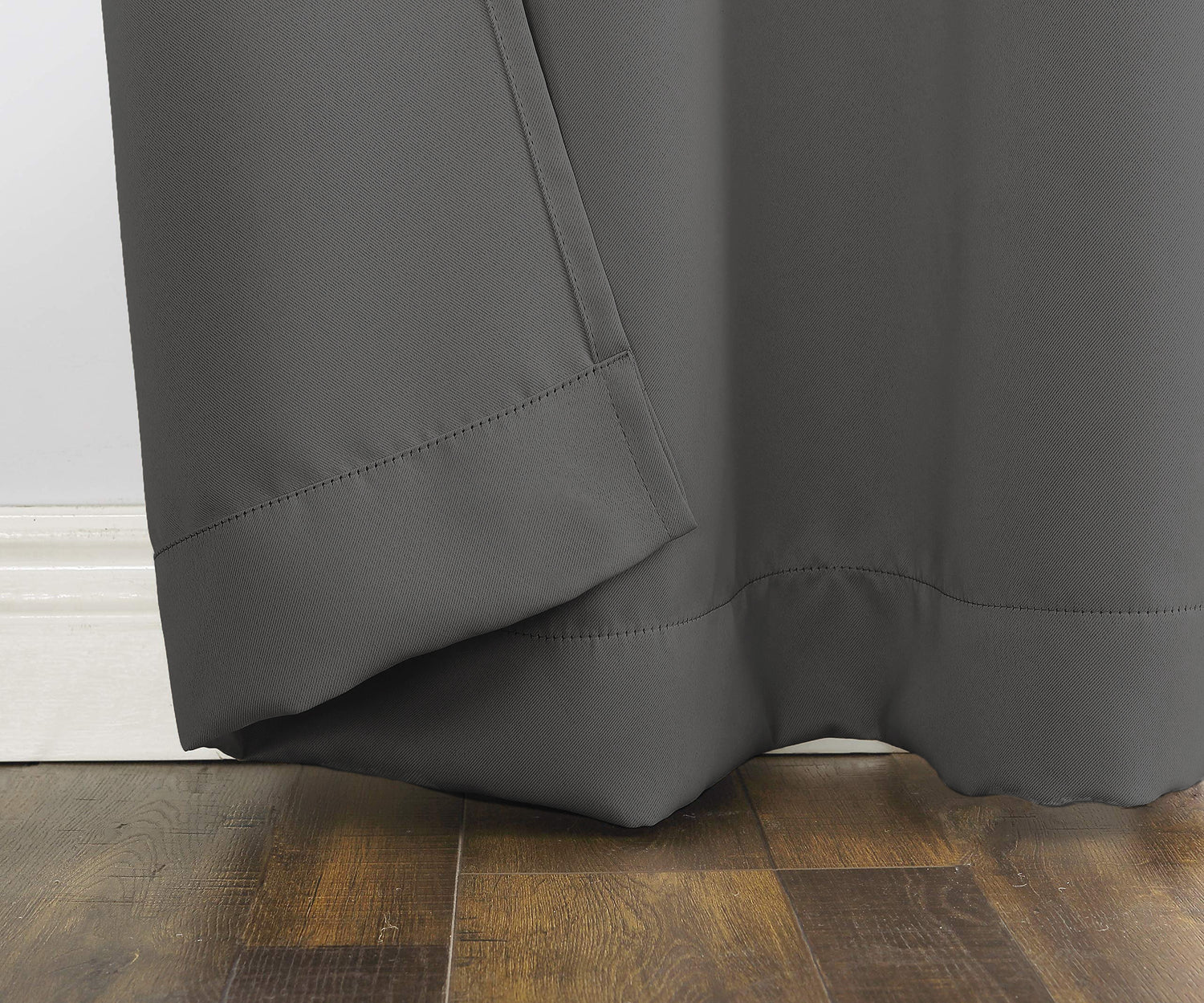 Set of 2 Blackout Solid Polyster Grommet Curtains
