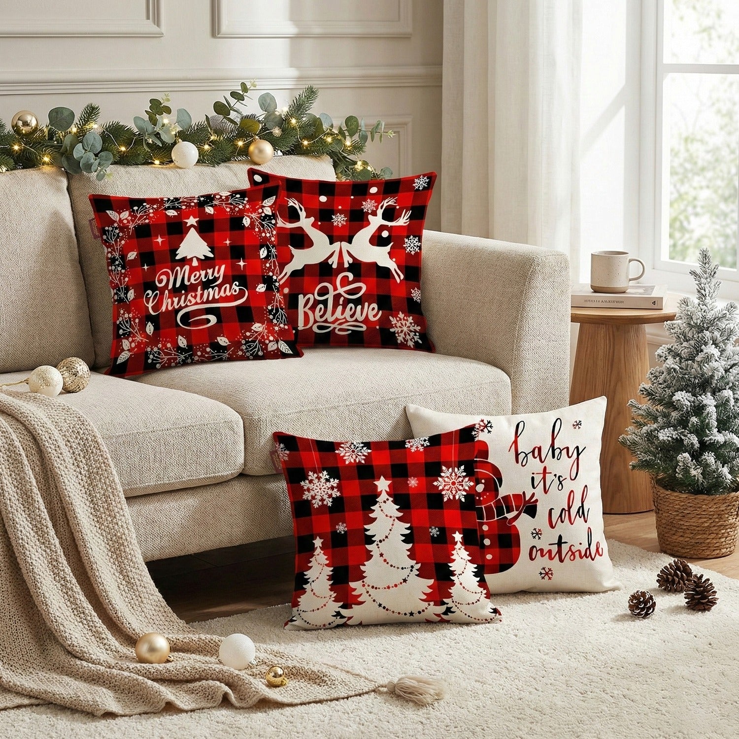 Set of 4 Christmas Designer Decorative Throw Pillow/Cushion Covers