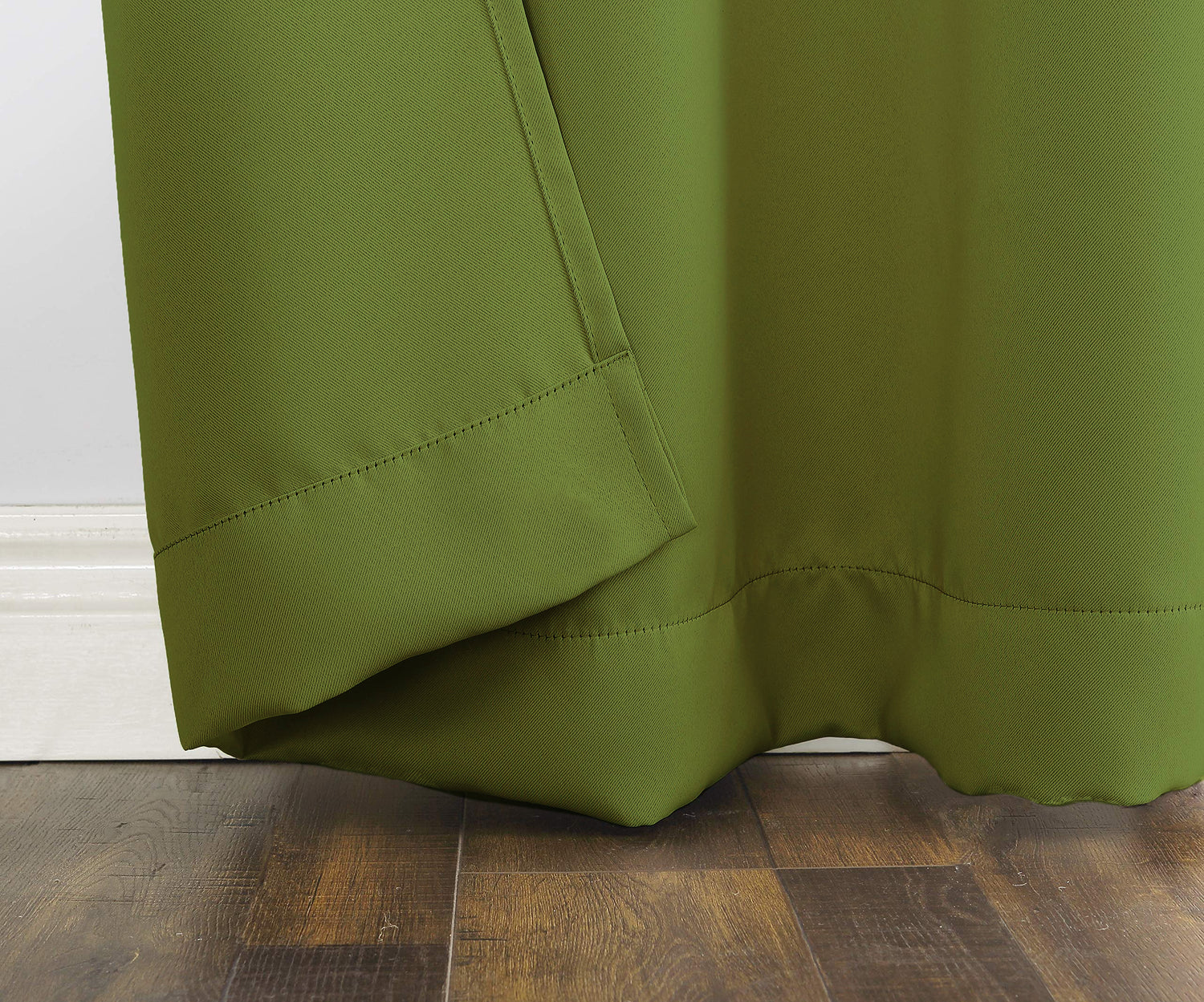 Set of 2 Blackout Solid Polyster Grommet Curtains