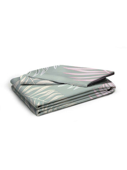 Glace Cotton Abstract Flat Fitted Bedsheet with 2 Pillow Covers