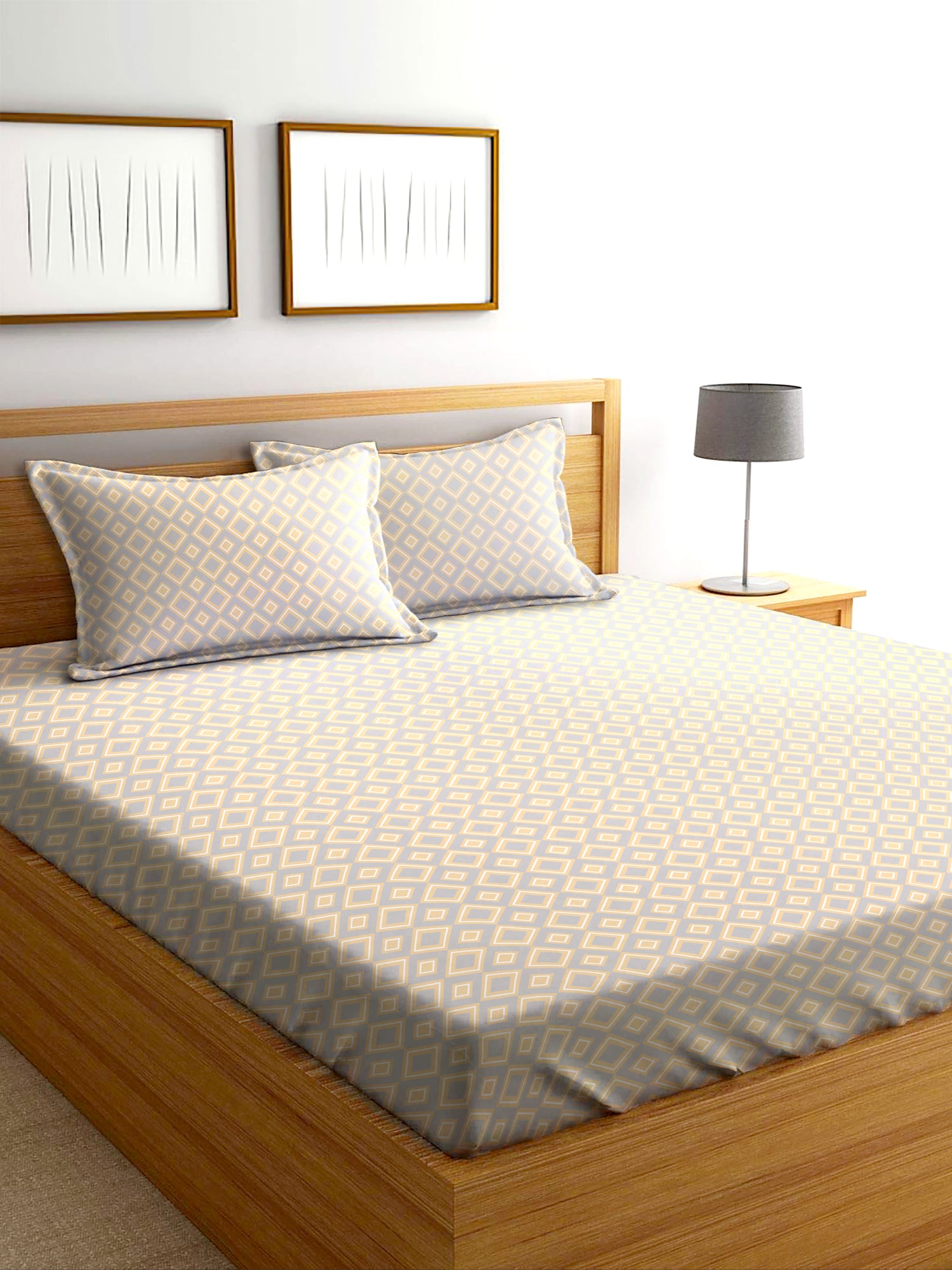 Glace Cotton Abstract Flat Fitted Bedsheet with 2 Pillow Covers